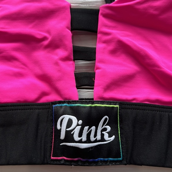 NWOT VS PINK Ultimate Unlined Hot Pink Sports Bra size M - Picture 2 of 4
